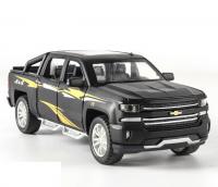 Модель металлическая Chevrolet Silverado V8 1:32 инерционная свет, звук, открываются двери и капот